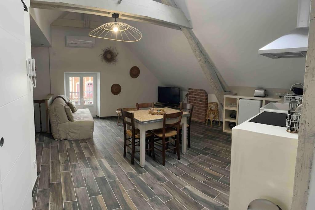 Sejour De Charme Au Boheme Apartment Amboise Exterior photo